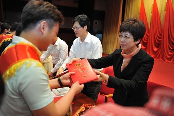 弘揚(yáng)五四精神